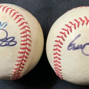 2 MLB Oakland Athletics 2014-2016. 3 Signatures on two balls. B1N0