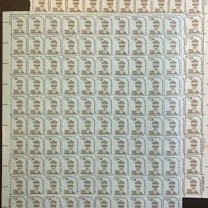 US #1604/1604v 28c Americana: Fort Nisqually Shiny/Dull Gum. MNH VF+ (CV $215)